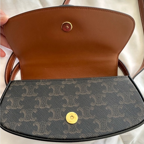 CELINE CLUTCH ON STRAP TABOU IN TRIOMPHE CANVAS AND CALFSKIN - Picture 7 of 12